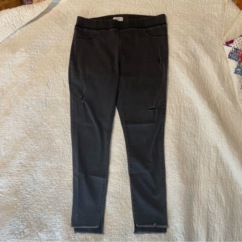Mud Pie Black Jeggings with Tapered Leg and Stretch Fit